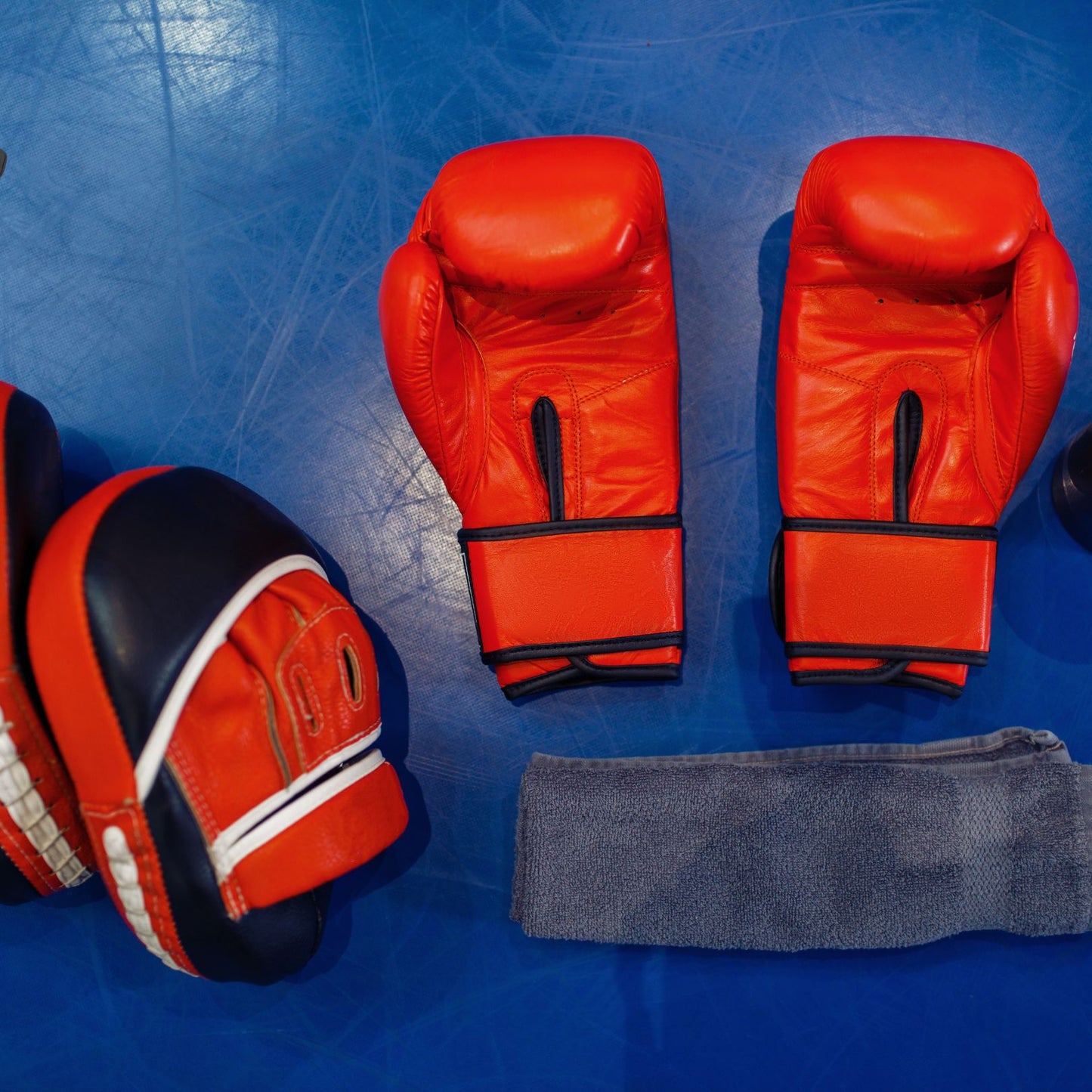 Women's Boxing Gloves, Pads & Intro Session